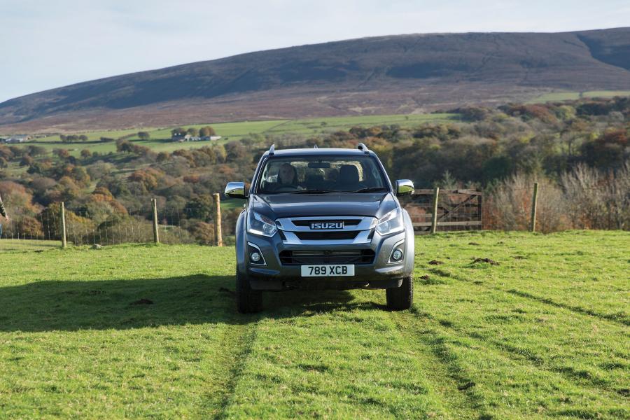  Isuzu D-Max Double Cab 2017 года  (UK) (фото 11 из 33)